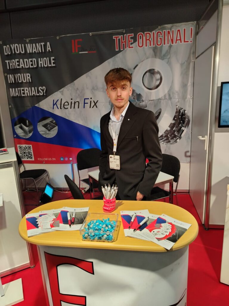 CEO Stand Stone tec 24